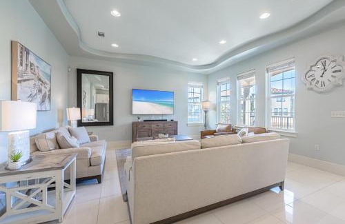 Villa Lago House | Experience Villa Lago 1948 IIG: Oceanfront Bliss Awaits