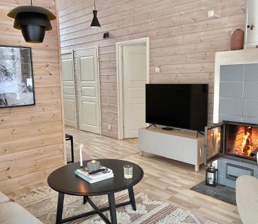 Salo House | Idyllic Villa Laidike: Sauna & Ocean Views, 4-Star Stay