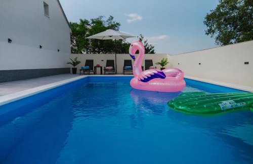 Seget Villa | Villa Lanterna: 4-Star Retreat with Pool & Family Amenities