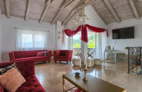 Buzet House | Villa Lapis - Family-Friendly Retreat with Pool & Hot Tub