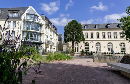 Bayeux Hotel | Villa Lara Hotel: 5-Star Elegance with Pet-Friendly Charm