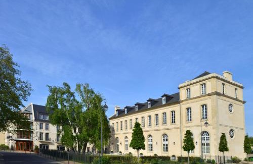 Bayeux Hotel | Villa Lara Hotel: 5-Star Elegance with Pet-Friendly Charm