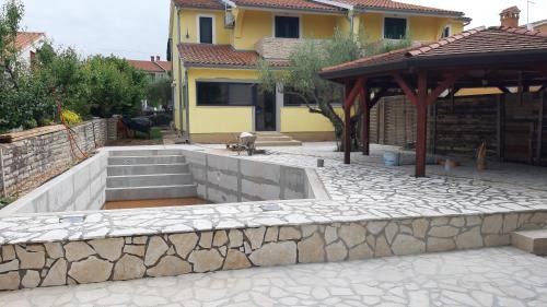 Kastelir-Labinci Villa | Villa Lara: Guest Rated 10/10 with Pool & Family Amenities