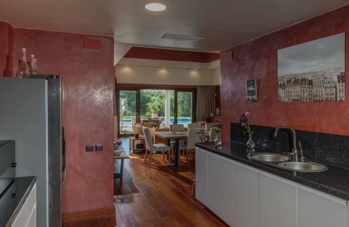 Benalup-Casas Vieja House | Villa "Lara" - Relax by Your Private Pool & Enjoy Wi-Fi