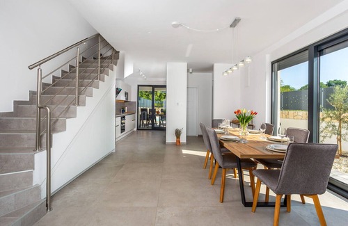 Milcetici Villa | Relaxing Villa VOCO with Private Pool for Memorable Getaways