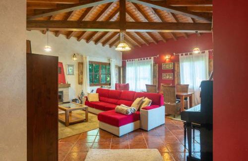 Llamigo House | Discover Villa Las Ardillas: Pet-Friendly 4-Star Retreat