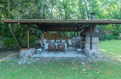 Llamigo House | Discover Villa Las Ardillas: Pet-Friendly 4-Star Retreat