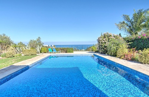 Latchi Cottage | Villa Latchi Beach View - a villa that sleeps 6 guests in 3 bedrooms