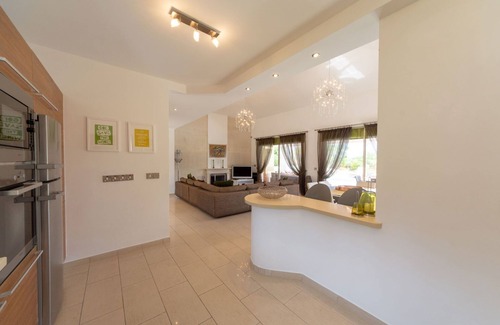 Latchi Cottage | Villa Latchi Marina 12: Oceanfront Retreat for 6 Guests