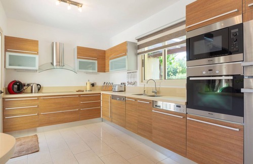 Latchi Cottage | Villa Latchi Marina 12: Oceanfront Retreat for 6 Guests