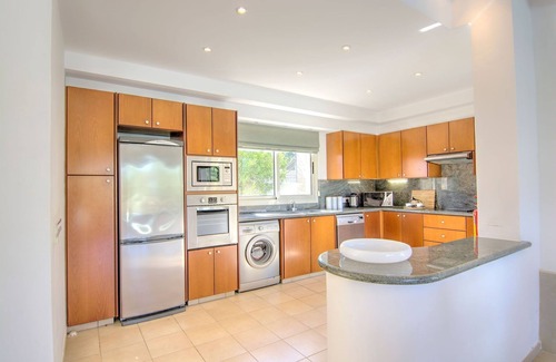 Latchi Cottage | Villa Latchi Marina Bungalow: Oceanfront Bliss for 6