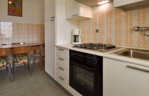 Vesta Apartment | Escape to Villa Laura: Oceanfront Retreat with Spa & Views