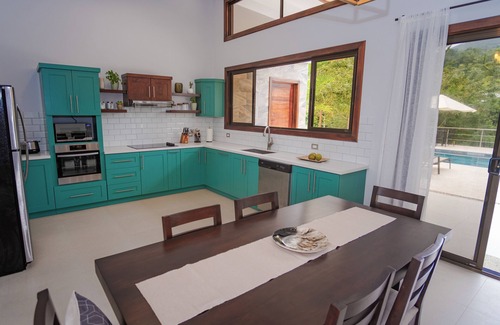 La Fortuna House | Villa Laurel: Idyllic Retreat at Arenal Volcano's Foothills