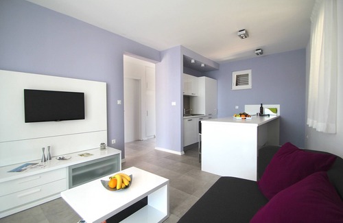 Razanj Apartment | Villa Lavanda Deluxe: Ocean View & Family-Friendly Retreat