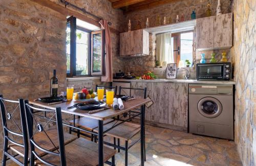 Lazarata House | Discover Villa Lazar: Accessible & Family-Friendly Retreat