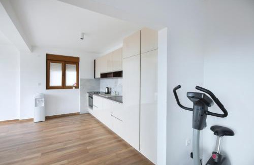 Podmaine Apartment | Beachfront Villa Lazy Hill with Pool & Hot Tub Amenities