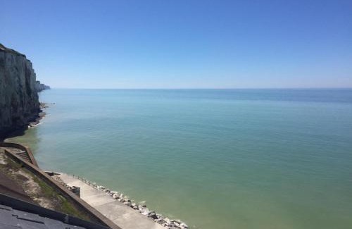Ault Apartment | Villa le Courlis: Breathtaking Oceanfront Escape