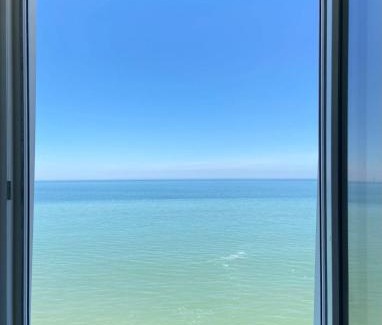 Ault Apartment | Villa le Courlis: Breathtaking Oceanfront Escape