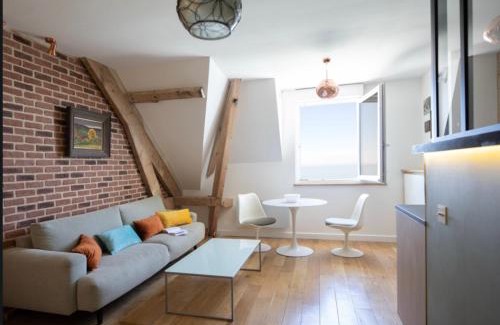 Ault Apartment | Villa le Courlis: Breathtaking Oceanfront Escape