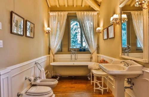 Careggi Rifredi Hotel | Villa Le Fontanelle: 4-Star Retreat with Spa & Pool