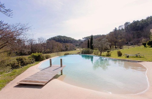 Carces Villa | Villa Le Hameau: Family-Friendly Retreat with Pool & Pets