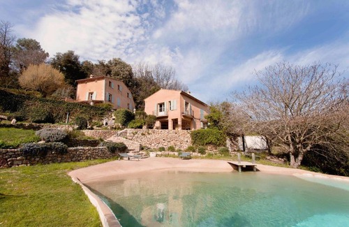 Carces Villa | Villa Le Hameau: Family-Friendly Retreat with Pool & Pets