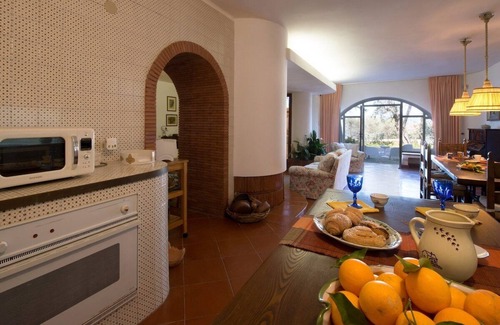Marina di Puolo Apartment | Villa le Olivine: Relaxing Retreat Near Sorrento Coast