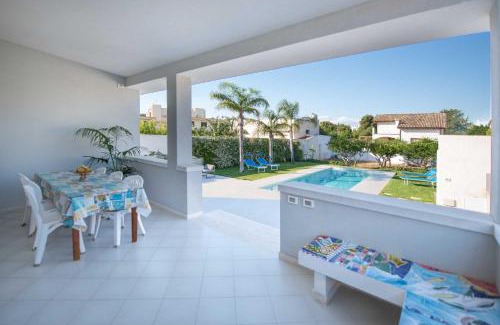 Mazara del Vallo Villa | Elegant Villa Le Onde - Top-Rated Oceanfront Retreat