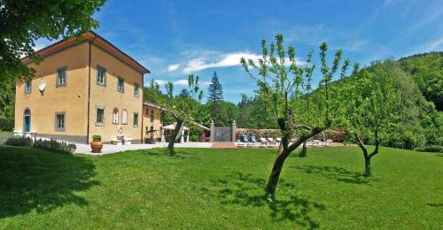 Saturnana Villa | Discover Villa Le Panche: 4-Star Oceanfront Retreat