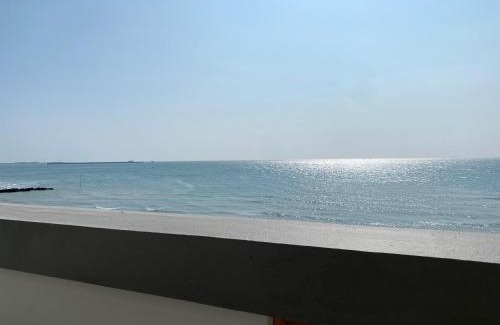 Wimereux Villa | Villa le Relais: Oceanfront Retreat with Jacuzzi & Spa