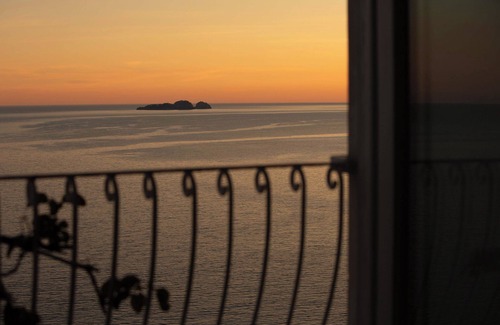 Arienzo Villa | Villa Le Sirene: Oceanfront Retreat with Private Jacuzzi