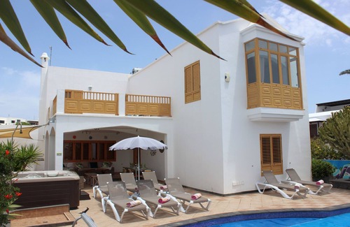 Puerto del Carmen Villa | Villa Lea 11 Lanzarote: Poolside Retreat with Top Reviews
