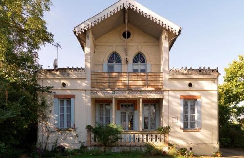 Quartier Lardenne-Les Pradettes-Basso Cambo Bed & Breakfast | Discover Villa Lea: Pet-Friendly Haven with High Ratings