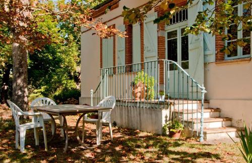 Quartier Lardenne-Les Pradettes-Basso Cambo Bed & Breakfast | Discover Villa Lea: Pet-Friendly Haven with High Ratings