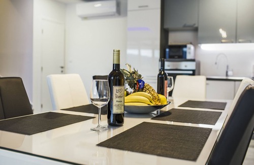 Donji Prolozac Villa | Villa Leko Imotski: Poolside Retreat Near Makarska