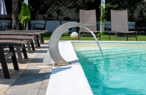 Roca Vecchia Bed & Breakfast | Discover Resort Leonardo: Pool, Restaurant & Ocean Views