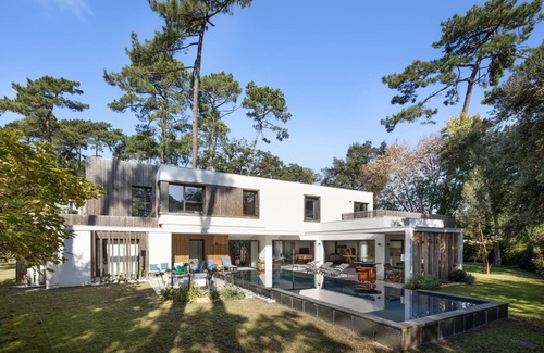 Soorts-Hossegor House | Serene Villa LES 3 Pins with Heated Pool & Ocean Views