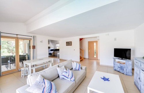 Figari Villa | Villa 'Les Oliviers': Private Pool Near Beach & Mountains