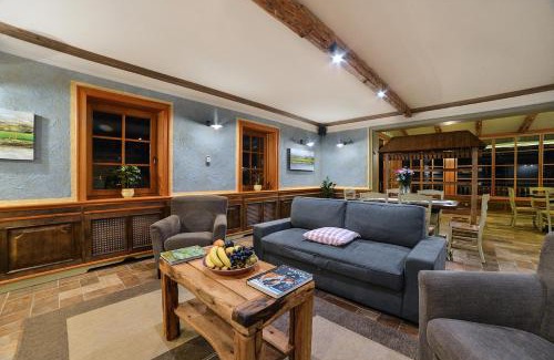 Zejno Villa | Relax at Villa Les with Hot Tub & Sauna - Rated 9.5/10