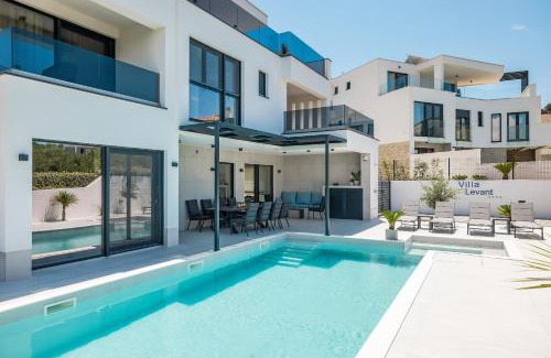 Murter Villa | Exquisite Villa Levant: 4-Star Oceanfront Getaway