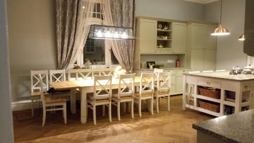 Jelenia Gora Apartment | Experience Villa Ley: Oceanfront Bliss with Top Amenities