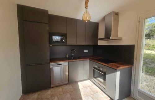 Beaumont-de-Pertuis Villa | Villa Li Grihet: Ocean View with Private Pool & Family Friendly