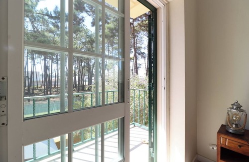 Charneca de Caparica e Sobreda Villa | Villa Libra: Your Costa Caparica Oasis with Pool & Golf Access