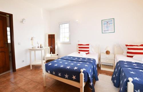 Portimao Villa | Elegant Villa Ligia: Oceanfront Oasis for Family Getaways