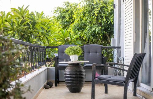 Petaloudes Villa | Villa Lilienne - Tranquil Escape with Private Garden & Balcony