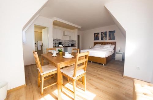 Fertorakos Bed & Breakfast | Villa Lilith Smart: Oceanfront Oasis with Spa & Pool