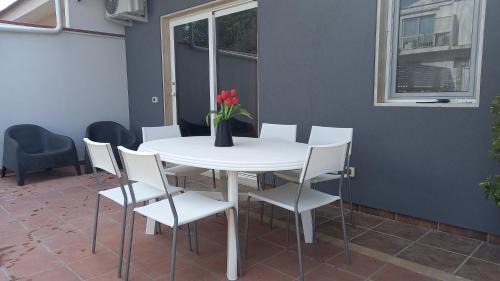 Casuzze House | Villa Lilium: Family-Friendly Retreat with 9.3/10 Rating