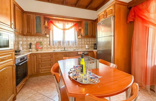 Termenades House | Relax at Villa Limoncello with Pool and Family Amenities