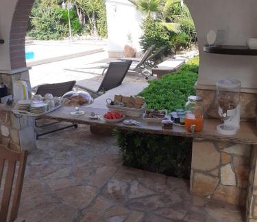 Taranto Bed & Breakfast | Villa Lina Bed & Breakfast: Oceanfront Retreat with Pool