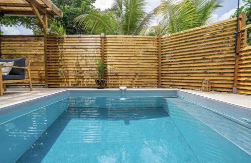 Le Diamant Villa | Villa Linay: Modern Comfort with Heated Pool & Netflix Access